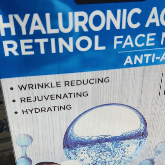 Hyaluronic Retinol Wrinkle Reducing Sheet Masks - Picture 2 of 7
